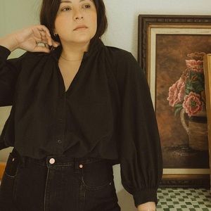 Esby Apparel Liza top in classic black linen/cotton blend size M/L EUC